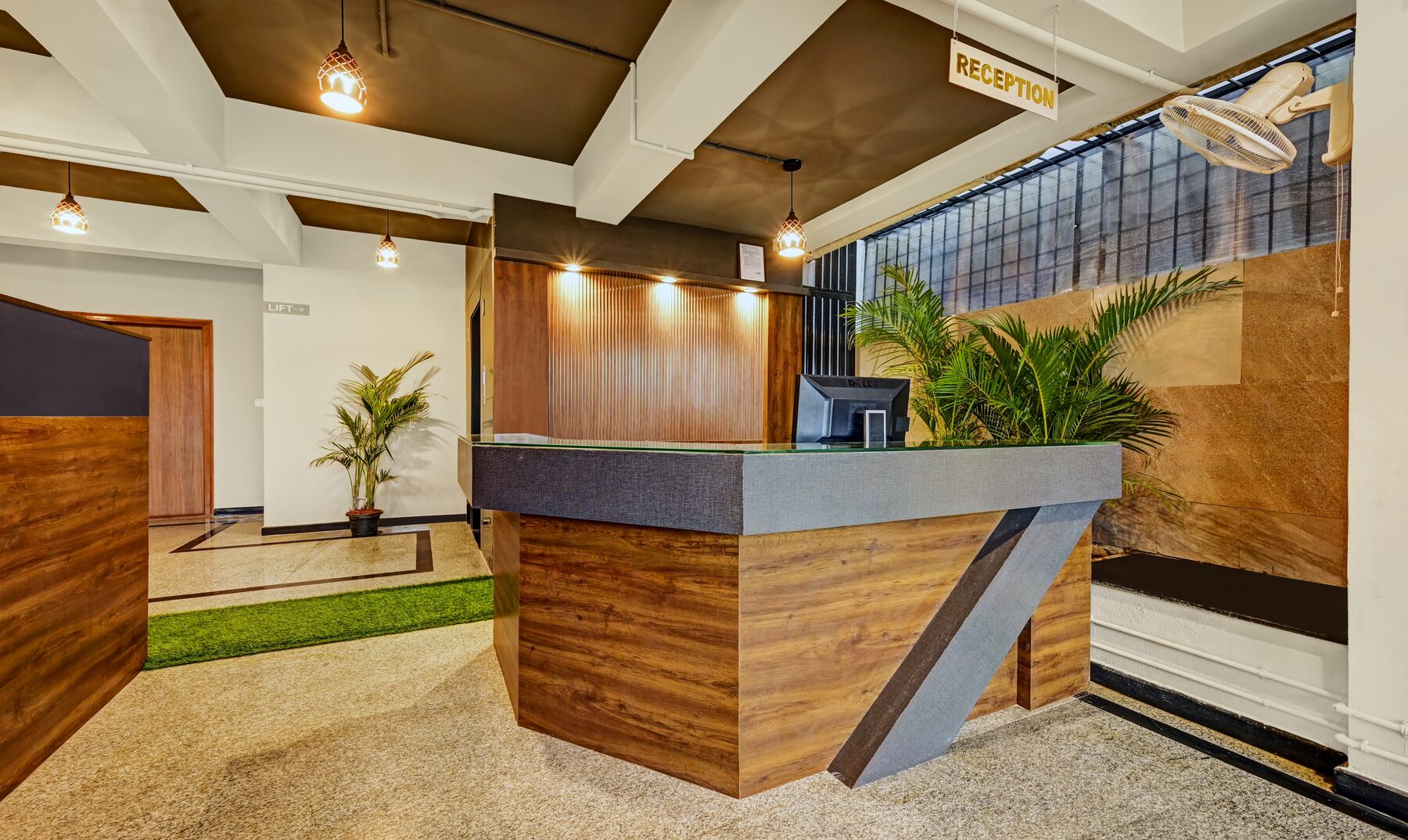Reception desk